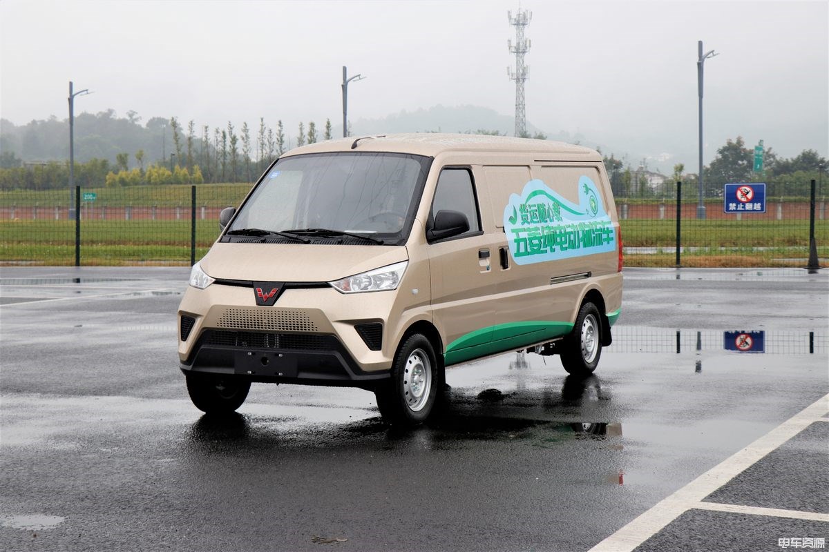 福田风景面包封闭式货车高顶G7买车免费提供货源